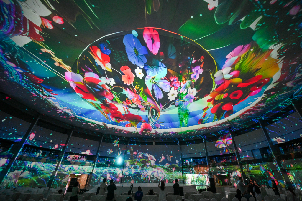 El 2º Festival Internacional de Luces de Shanghai resalta la vitalidad nocturna de la ciudad