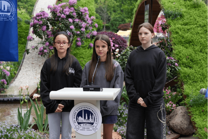 Estudiantes de la Escuela Alemana de Shanghai comparten sus ideas para proyectos ecológicos durante el evento..png