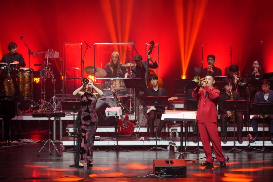 Un concierto presentado por el grupo de jazz del Conservatorio de Música de Shanghai..jpg