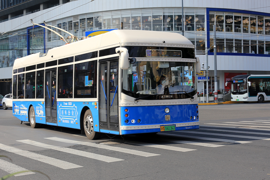 Shanghai mejora los servicios de transporte para extranjeros