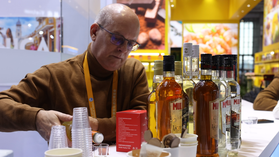 En el pabellón cubano de la VIII CIIE se exhibe ron de alta calidad del país..png