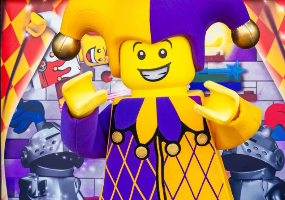 Una figura de un payaso de LEGO.png