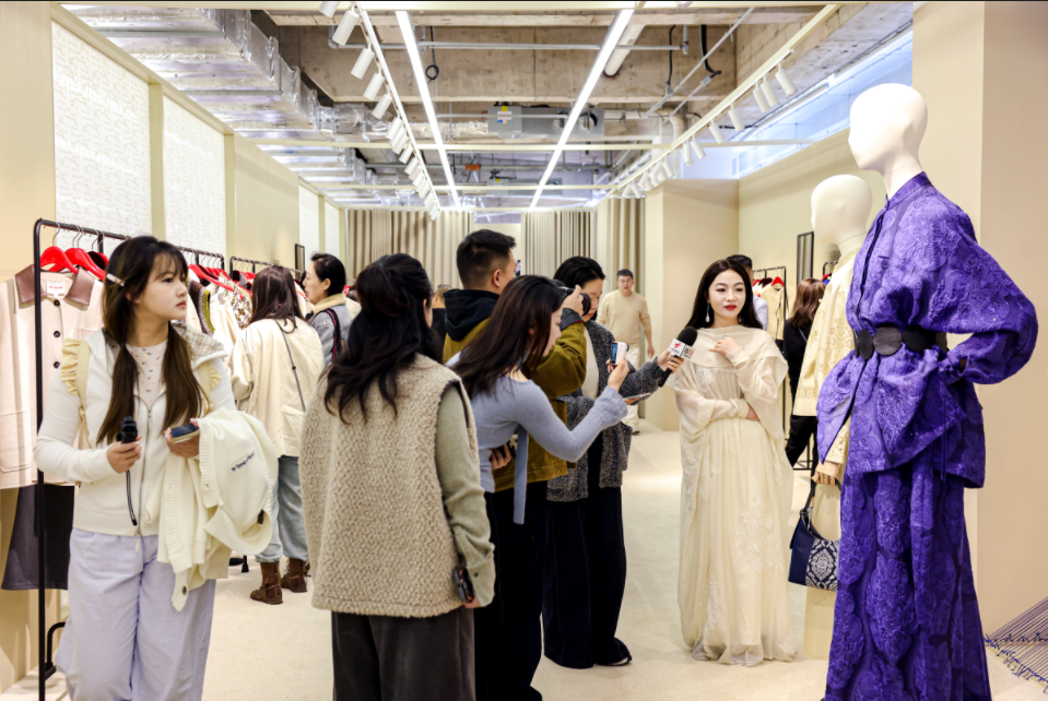 La Semana de la Moda de Shanghai PrimaveraVerano 2027 dará inicio el 8 de octubre-2.png