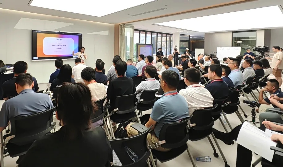 El campamento de emprendimiento de Shanghai Silicon Alley_副本.jpg