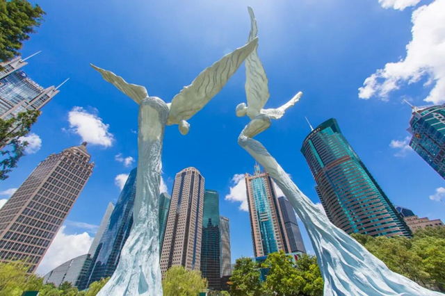 El Pro Terra et Natura en Lujiazui Central Green.jpg