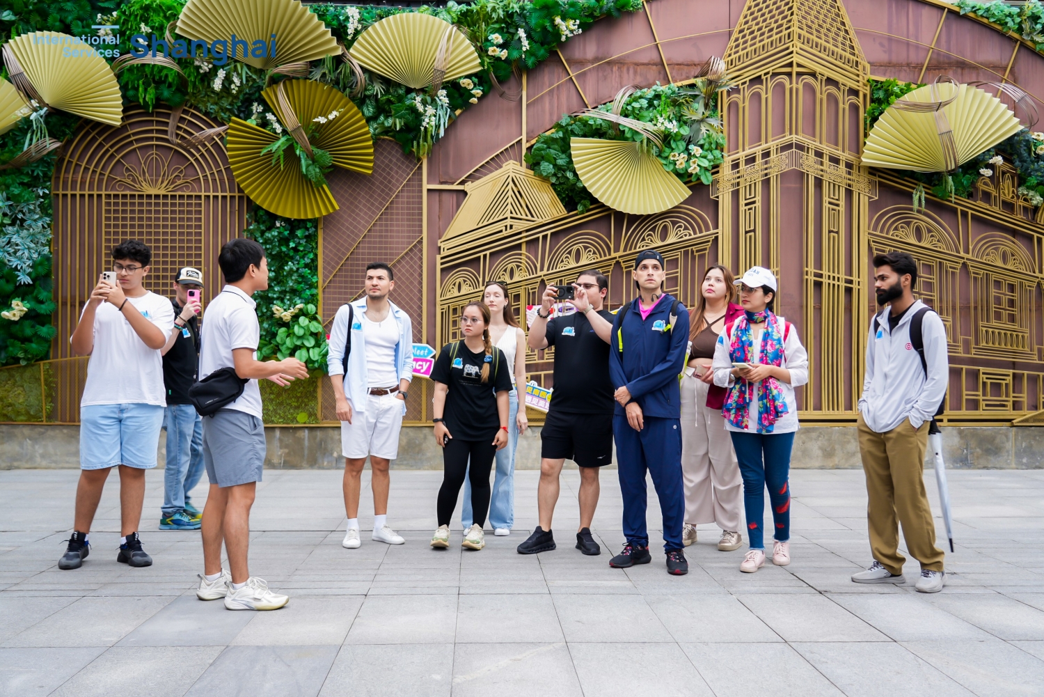 Ciclistas internacionales exploran la historia de la bicicleta en Zhangyuan..jpg