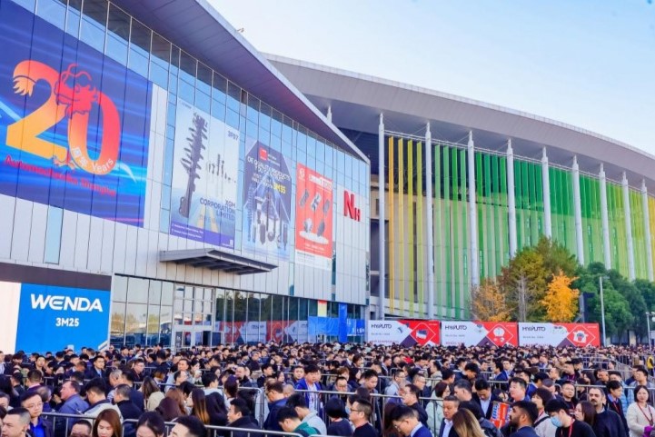 Gran feria de la industria automotriz se celebra en Shanghai