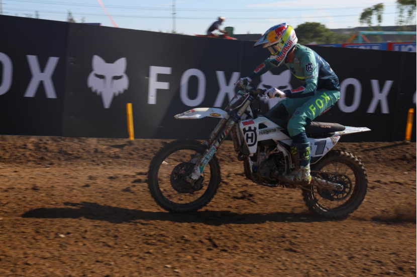 Un piloto compite en el MXGP de China en el Circuito Internacional Off-Road de Shanghai, ubicado en el distrito de Fengxian, el 14 de septiembre. 2.jpeg