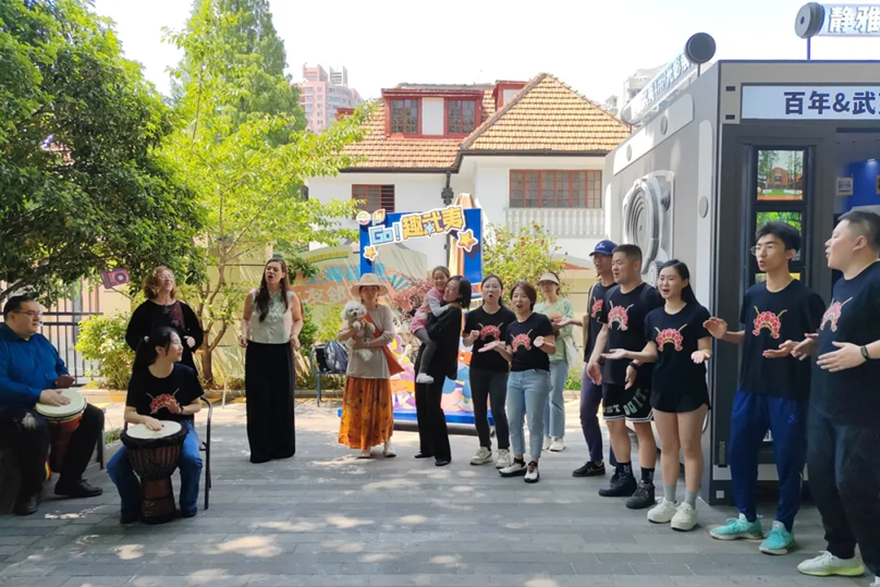 Un flashmob musical sorprende a los residentes de Changning