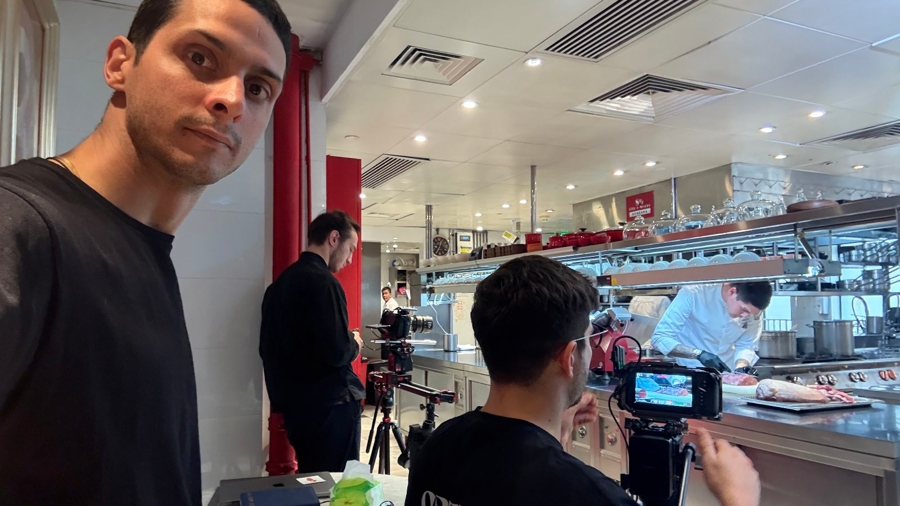 Pablo y sus compañeros en el trabajo..jpg
