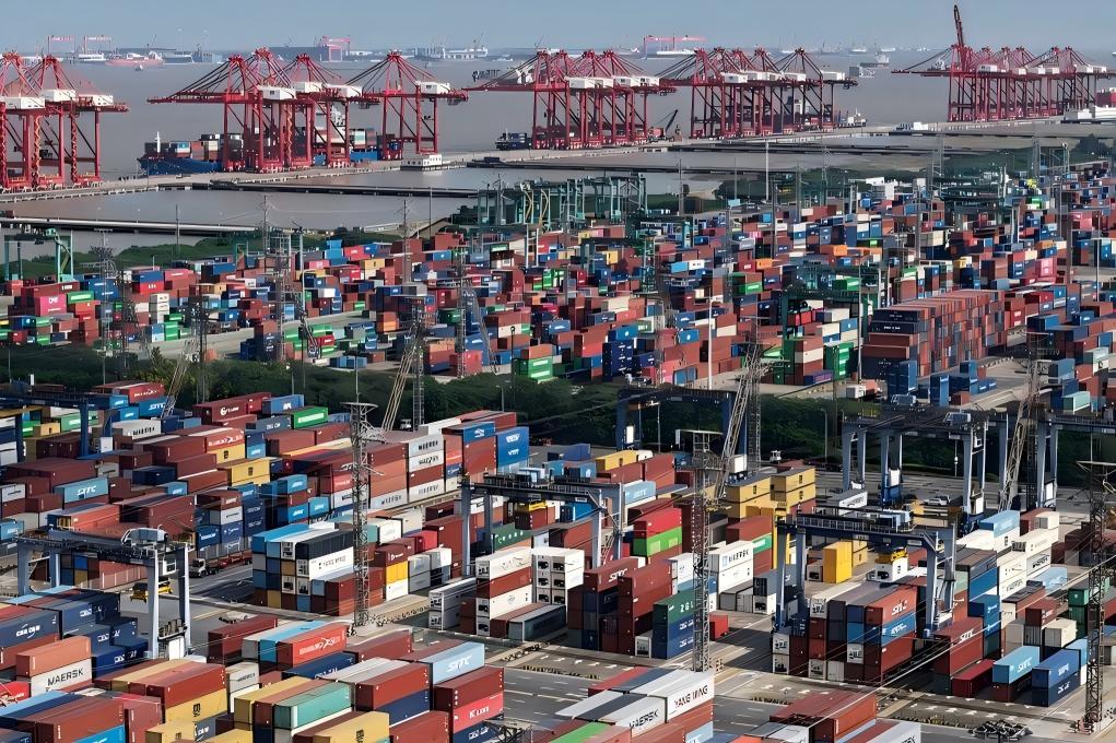 Shanghai establece sus metas para 2030 como centro internacional de transporte marítimo