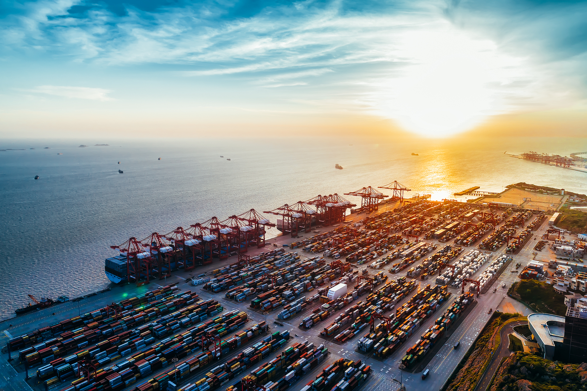 Shanghai ocupa el segundo lugar entre los centros de transporte marítimo