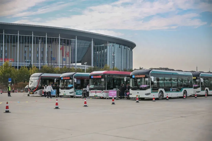 上海71路公交 Autobuses de la ruta 71 de Shanghai, CIIE a su servicio.png