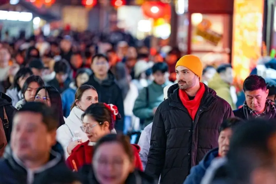 La Fiesta de la Primavera impulsa el turismo y el consumo en Shanghai