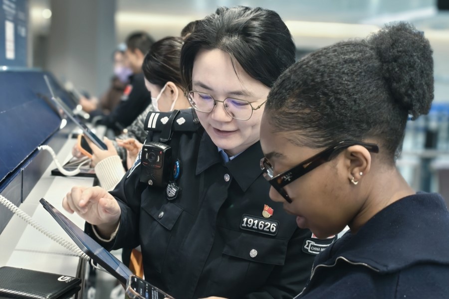 La tarjeta de llegada digital es adoptada por la mitad de los extranjeros que llegan a Shanghai