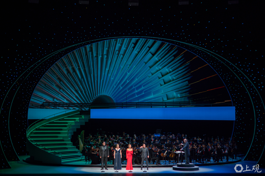 Escena del concierto inaugural de la Gran Ópera de Shanghai, celebrado el 16 de octubre..jpg
