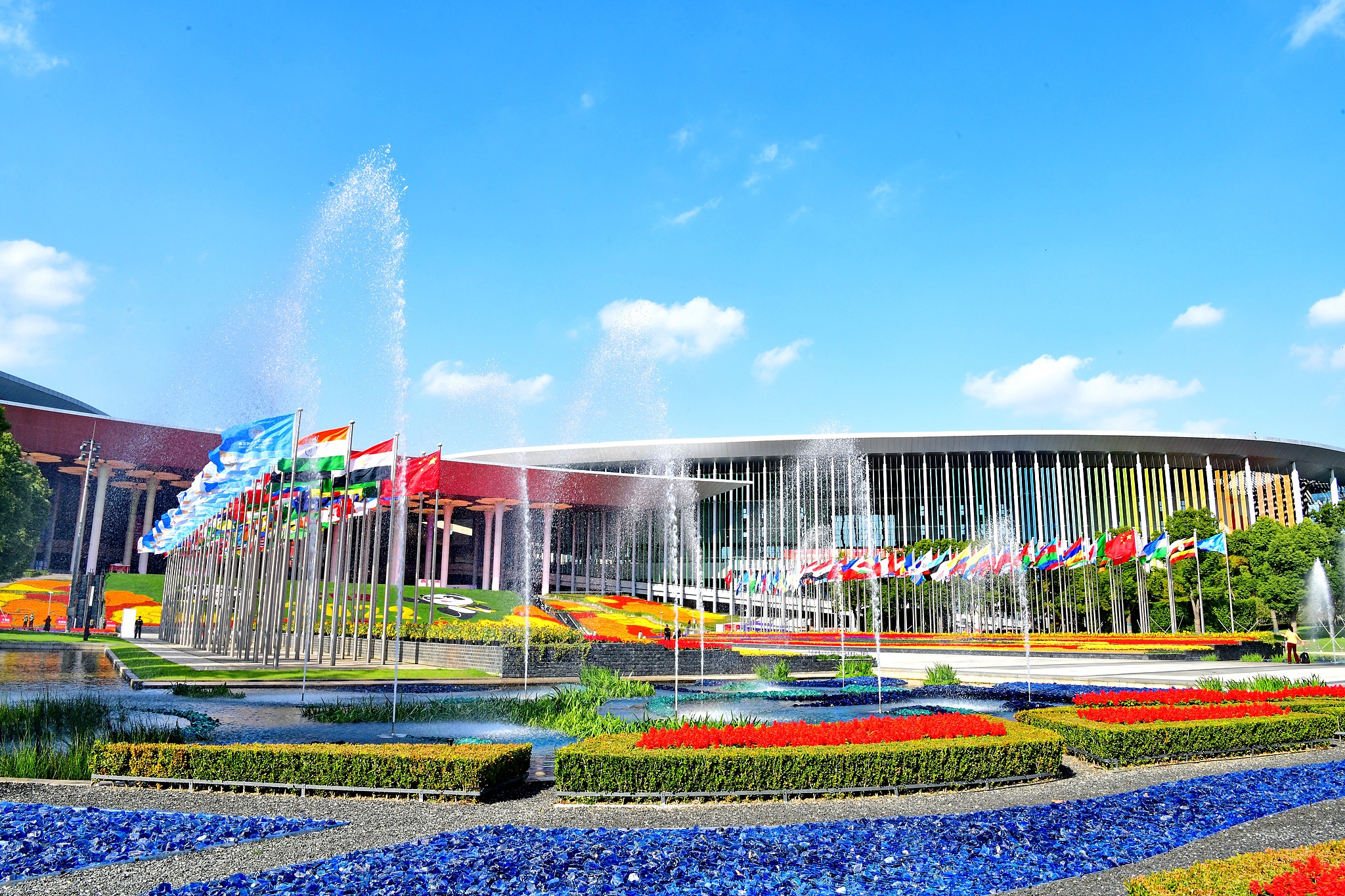 Vista del Centro Nacional de Exposiciones y Convenciones (Shanghai)-VCG.jpg