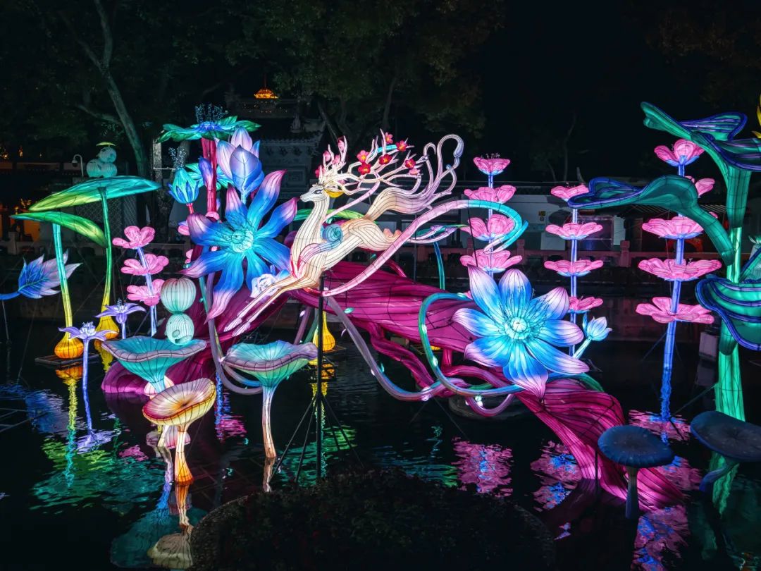 El Festival de Linternas del Jardín Yuyuan 2025 tiene como tema el Clásico de las montañas y los mares..jpg