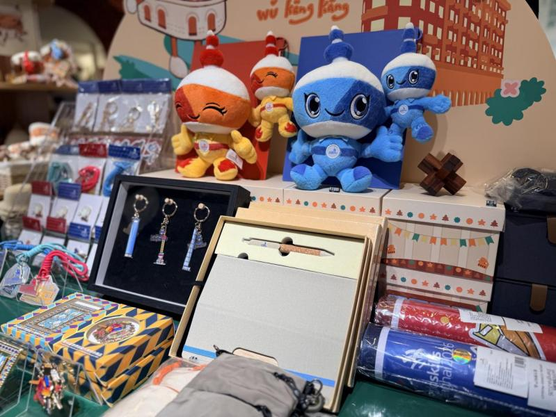 En la tienda de Changle Road se exhibe una amplia gama de productos.png