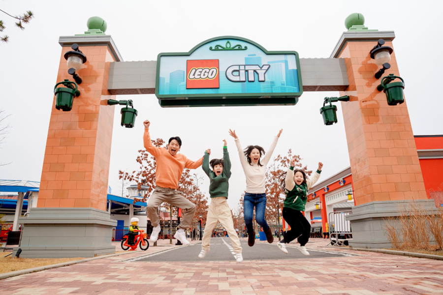 Foto promocional de Legoland Shanghai Resort, cuya inauguración está programada para el 5 de julio-2.png