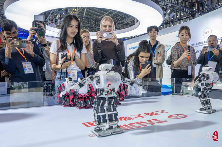 Escena de la 11ª Feria Internacional de Tecnología de China (Shanghai)..jpg
