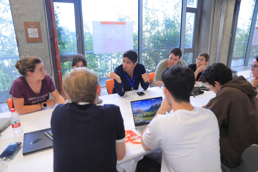 Estudiantes de la Universidad de Tongji y la UPC intercambian perspectivas.jpg