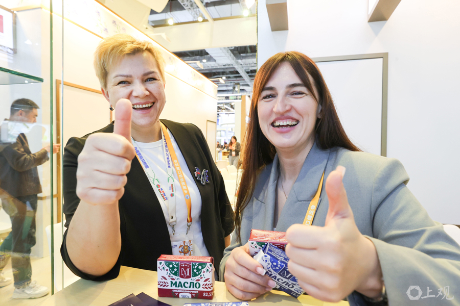 Expositoras bielorrusas.jpg