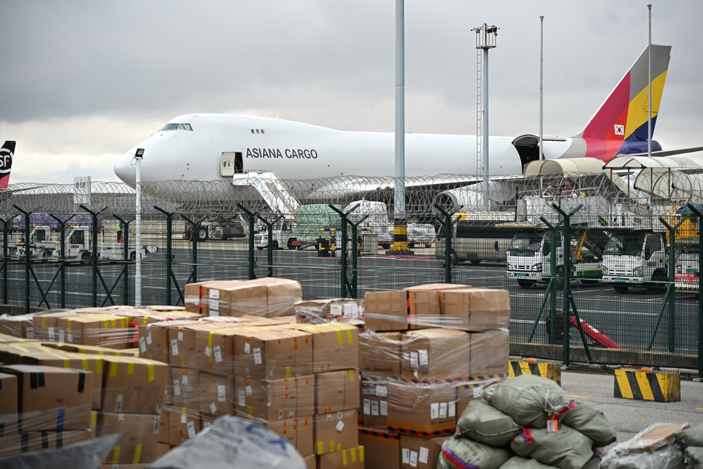 Las mercancías en el Aeropuerto Internacional Pudong de Shanghai.jpg