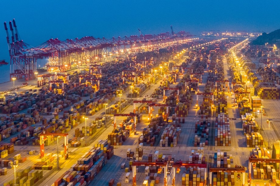 Empresas privadas se destacan en el comercio exterior de Shanghai en el primer trimestre de 2025
