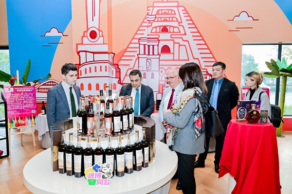 Shanghai promueve las importaciones con un festival de compras con temática de países