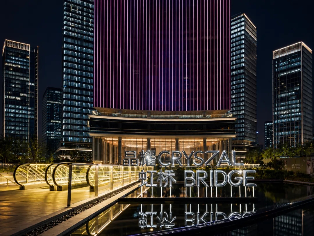La fachada de Crystal Bridge por la noche_副本.jpg