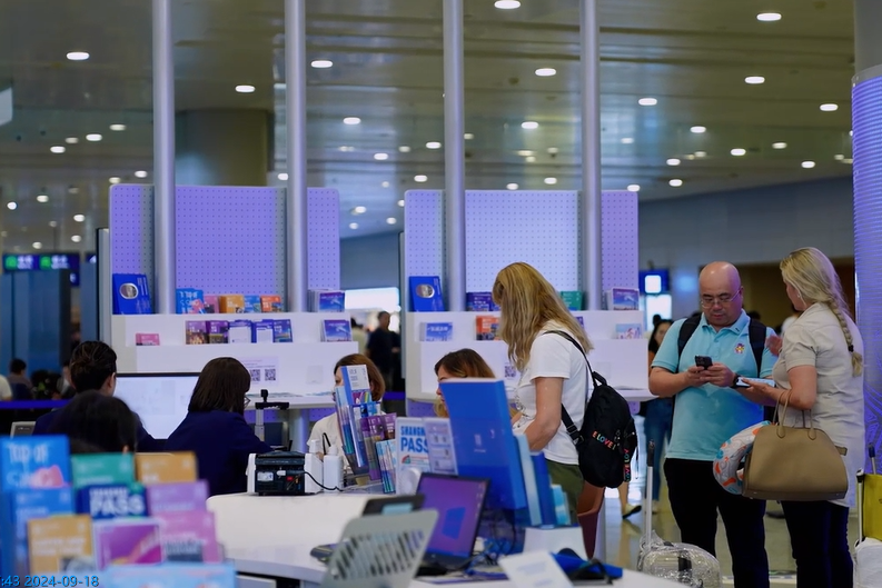 Centro de servicio internacional en el aeropuerto de Pudong sorprende  a economista estadounidense