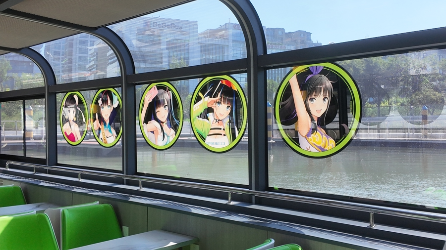 Un crucero con decoración temática de Ziling, la mascota oficial de la CCG EXPO.jpg