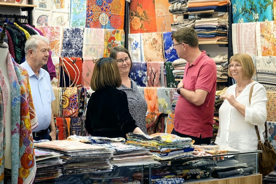 Dónde los visitantes se hacen la ropa: dentro del mercado de South Bund