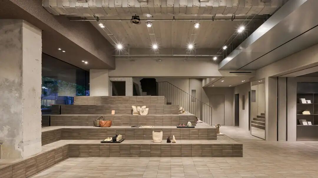 Una vista del interior de la nueva tienda insignia de Zara en Middle Huaihai Road..jpg