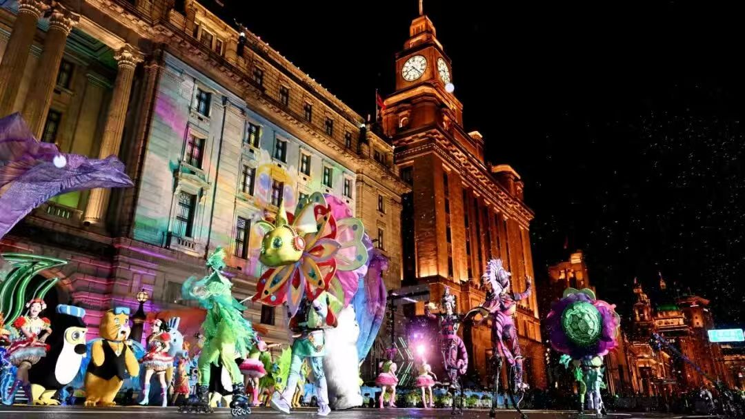 El desfile de carrozas en el 36º Festival de Turismo de Shanghai..jpg