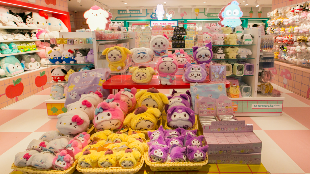 Los productos de los personajes de Sanrio se exhiben en una nueva tienda pop-up en el aeropuerto.png