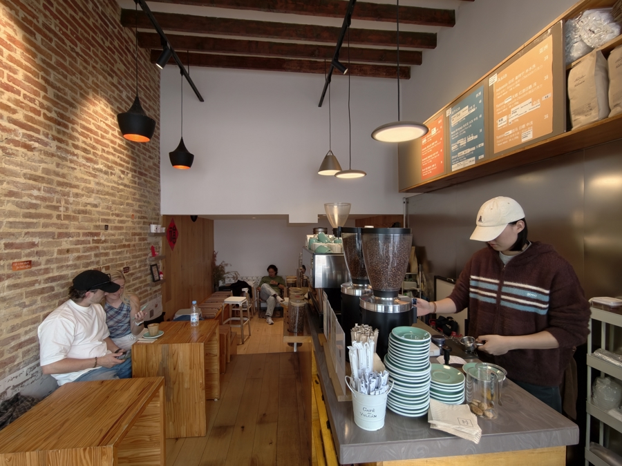 Vista interior del Café del Volcán..jpg