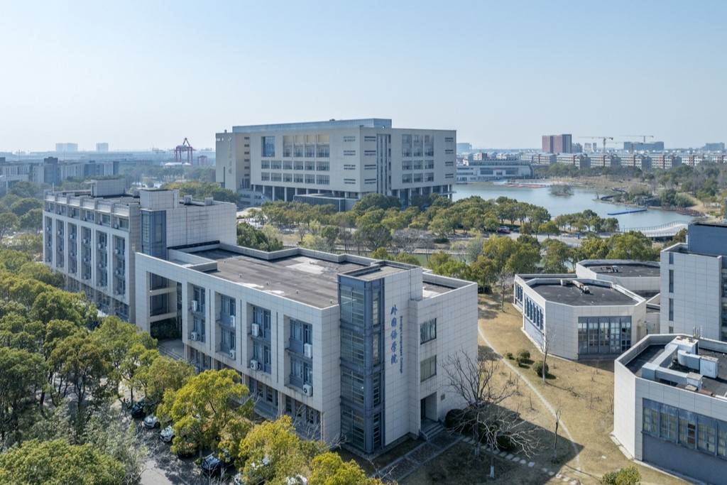 Shanghai plantea un enfoque educativo innovador para formar 'futuros ingenieros' en logística y automatización