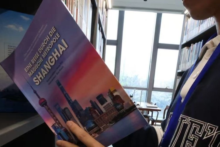 Se publica guía multilingüe para descubrir Shanghai