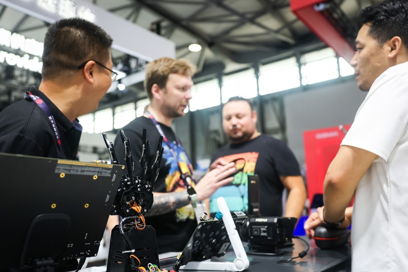 MWC Shanghai presentará por primera vez un desafío de penales con robots humanoides