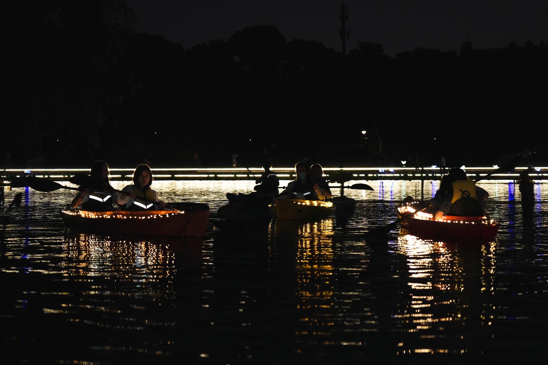 Kayak nocturno 2.jpg
