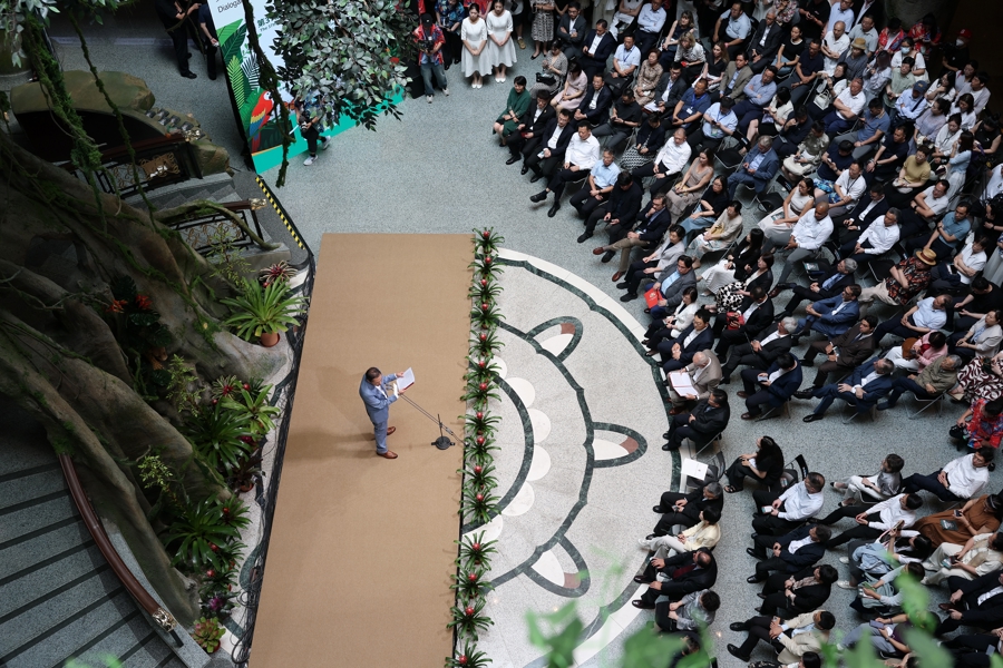 Escena de la ceremonia de apertura de la exposición En la cima del árbol del mundo-civilizaciones antiguas de América, celebrada el 8 de julio en Shanghai..jpg