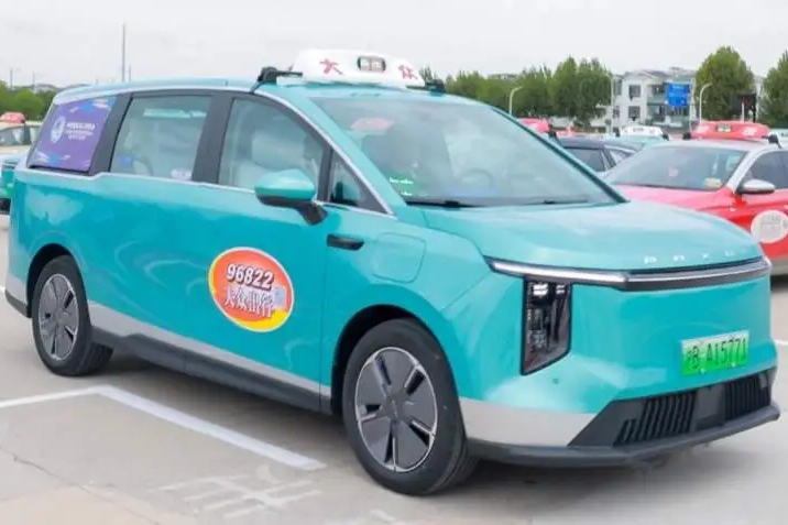 Shanghai optimiza el servicio de taxis para la VIII CIIE: más espacio, precios transparentes y mejor atención