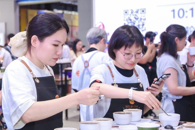 Cafés de especialidad de todo el mundo compiten por el 'Taste of China' en Shanghai