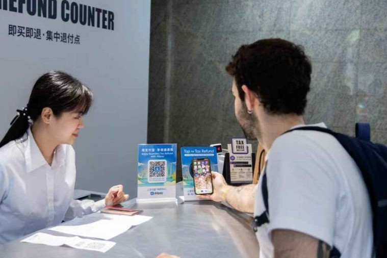 Los servicios digitales facilitan la devolución instantánea de impuestos