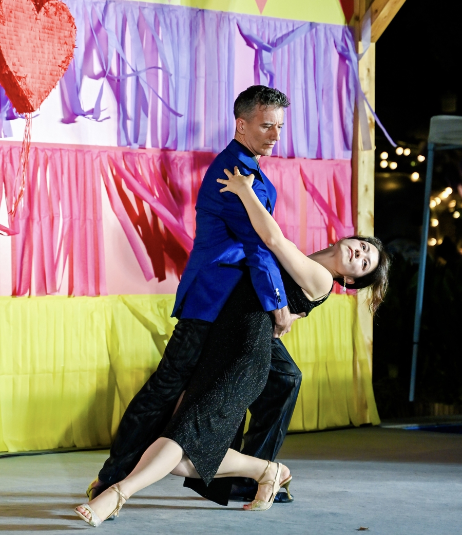 Una actuación de tango durante Viva Latino..jpg