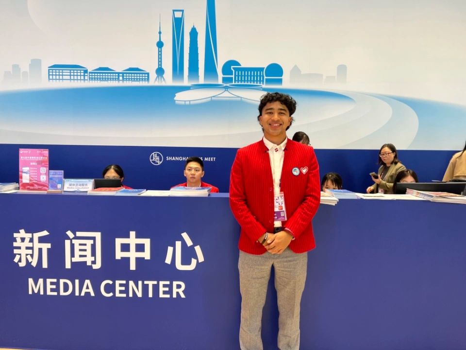 Aaron Cerrud en el centro de prensas de la VII Exposición Internacional de Importaciones de China._副本.jpg