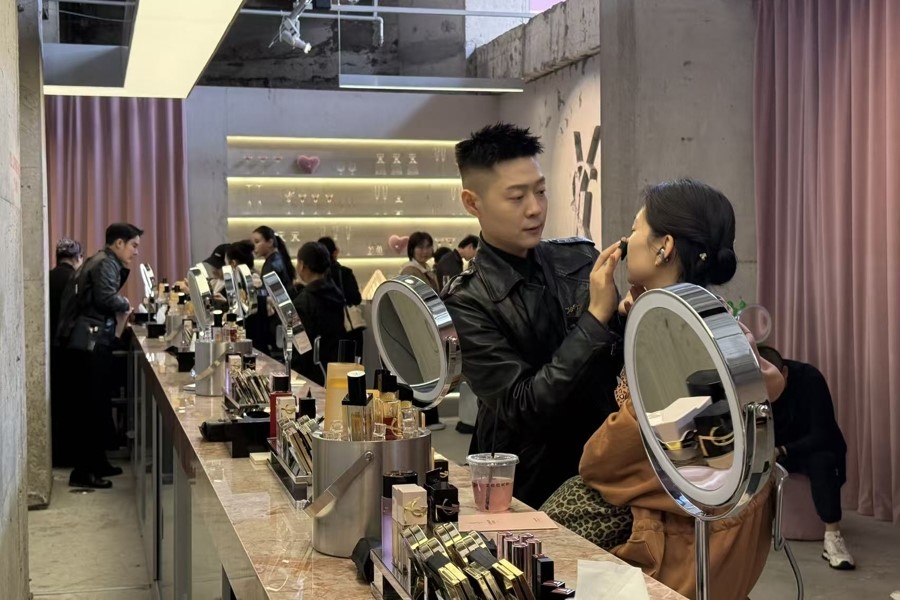 El fenómeno de las tiendas emergentes en Shanghai: transformación de la compra de productos al consumo de experiencias