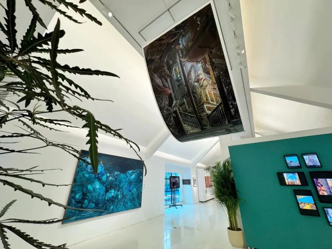 Trayectoria circular una exposición retrospectiva de Shanghai de la exhibición especial de artistas chinos en la 15ª Bienal de La Habana.jpg